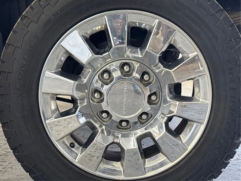 Used 2019 GMC Sierra 2500 Denali w/ Duramax Plus Package AWD/4WD image 31