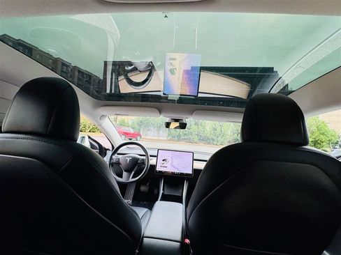 Used 2018 Tesla Model 3 image 21