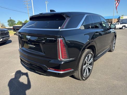 Used 2025 Cadillac Escalade IQ Luxury 2 w/ LPO, Premium Carpet Package AWD/4WD image 5