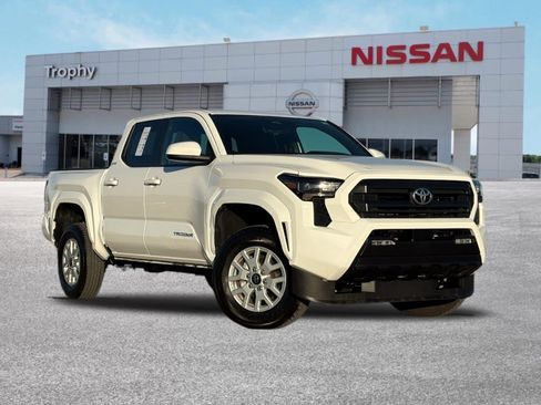 Used 2025 Toyota Tacoma SR5 image 1