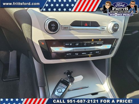 Certified 2024 Ford Explorer XLT RWD image 9