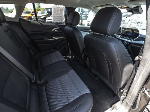 Used 2024 Chevrolet Trax LT FWD image 28