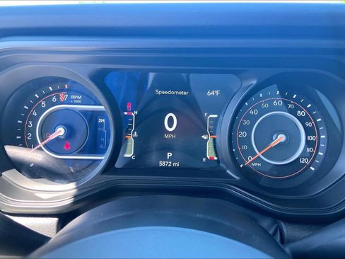 Certified 2025 Jeep Gladiator Mojave w/ Convenience Group AWD/4WD image 25