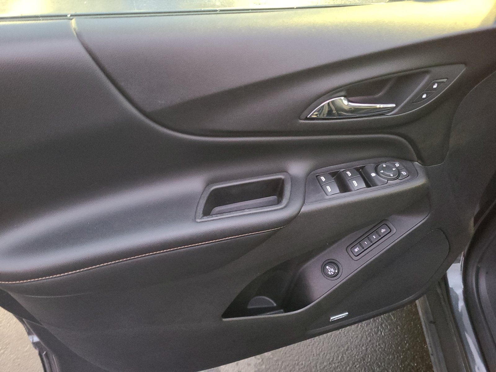 Used 2020 Chevrolet Equinox Premier AWD/4WD image 13