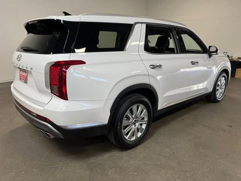 Used 2025 Hyundai Palisade SEL FWD image 3