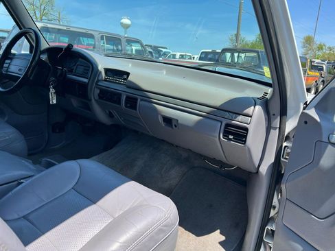 Used 1994 Ford Bronco XLT AWD/4WD image 17