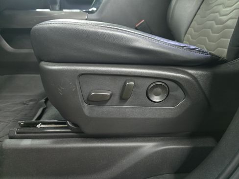 Used 2024 Chevrolet Silverado 1500 ZR2 w/ Technology Package AWD/4WD image 28