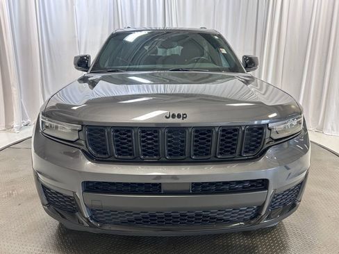 Used 2022 Jeep Grand Cherokee L Laredo AWD/4WD image 24