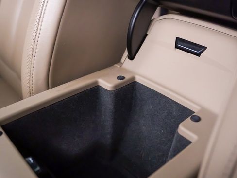 Used 2022 Porsche Macan image 35