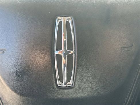 Certified 2021 Lincoln Aviator Reserve w/ Equipment Group 201A image 23