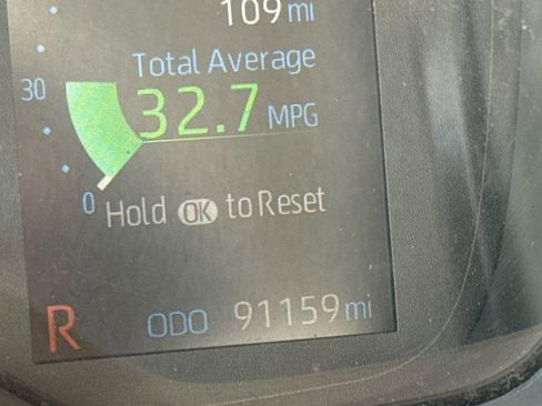 Used 2021 Toyota Corolla LE image 30