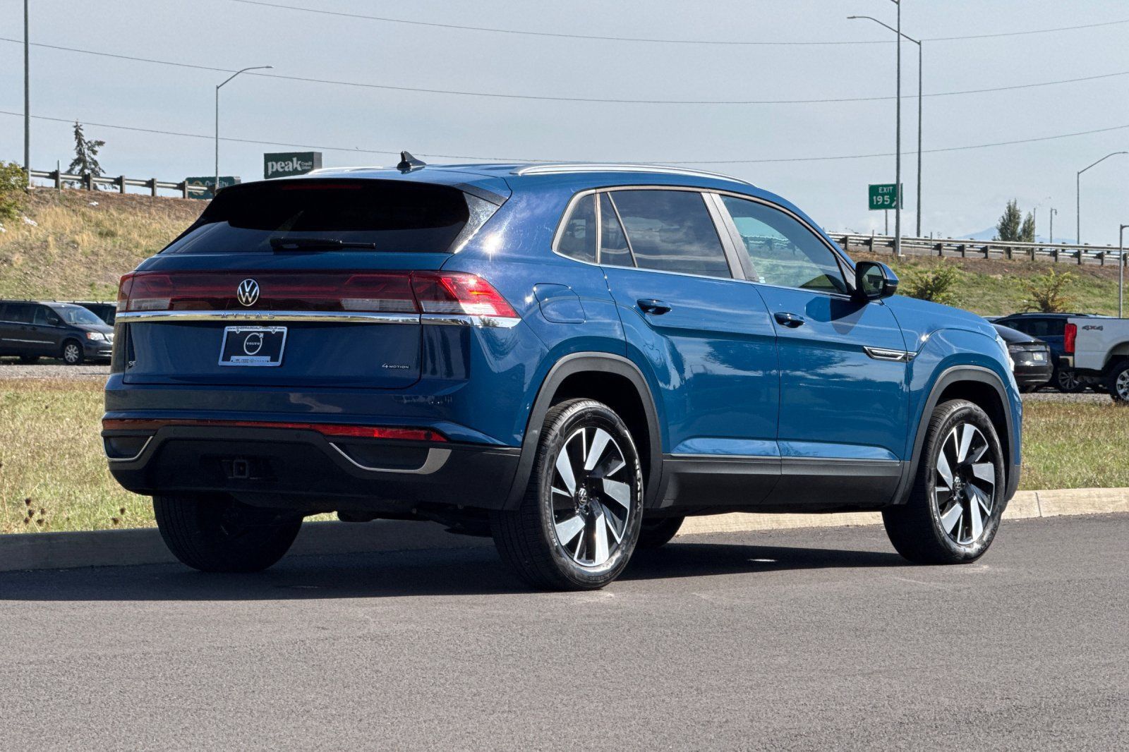 Used 2026 Volkswagen Atlas Cross Sport SE AWD/4WD image 3