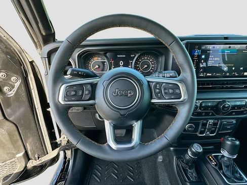 Used 2024 Jeep Wrangler Unlimited Sahara w/ Technology Group AWD/4WD image 12
