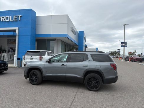 Used 2022 GMC Acadia SLT w/ Elevation Edition image 5