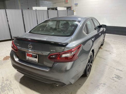 Used 2017 Nissan Altima 2.5 SR w/ Midnight Edition Package image 26