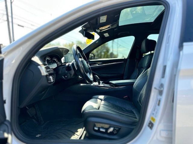 Used 2017 BMW 540i xDrive AWD/4WD image 10