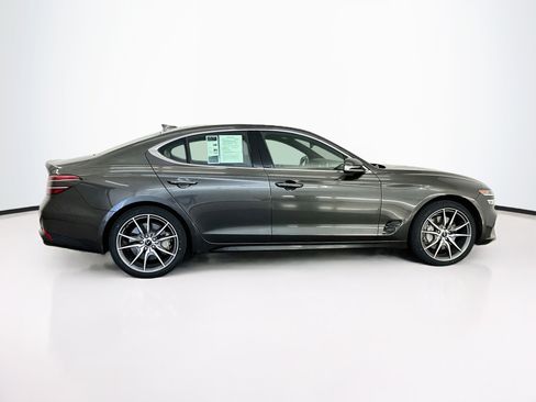 Used 2025 Genesis G70 2.5T AWD/4WD image 10