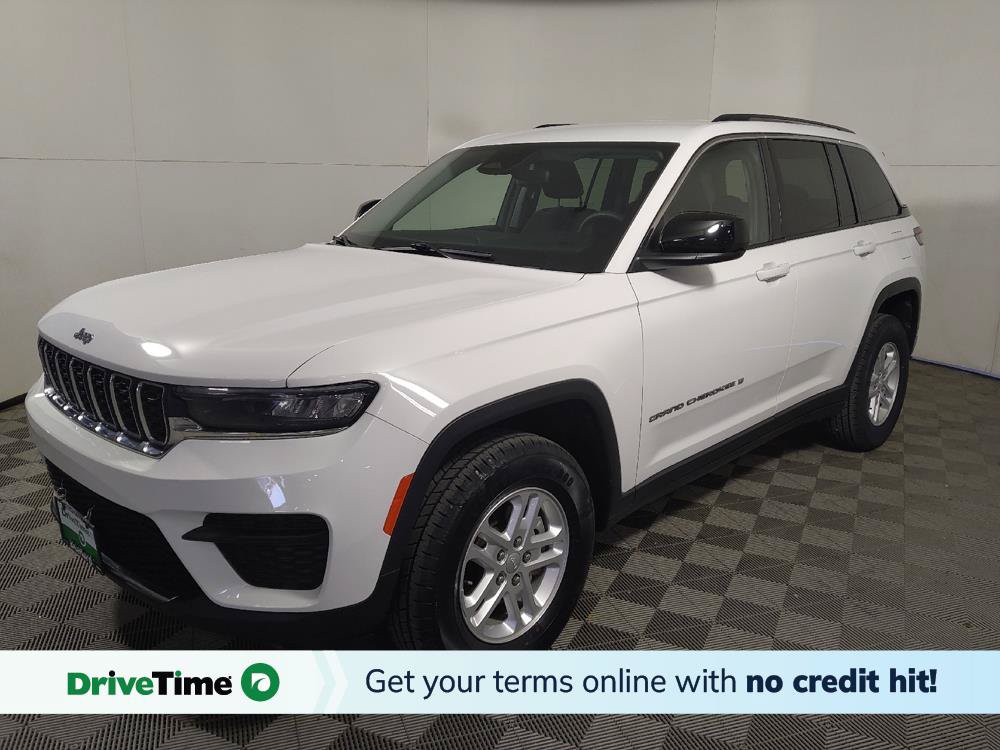 Used 2023 Jeep Grand Cherokee Laredo w/ Luxury Tech Group I AWD/4WD image 1