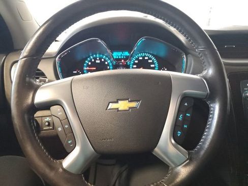 Used 2015 Chevrolet Traverse LT w/ Style and Technology Package FWD image 27