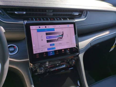 New 2025 Jeep Grand Cherokee L Limited w/ Black Appearance Package image 28