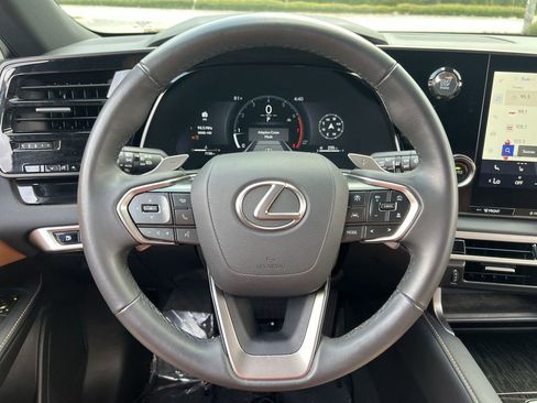Used 2025 Lexus RX 350 FWD image 14