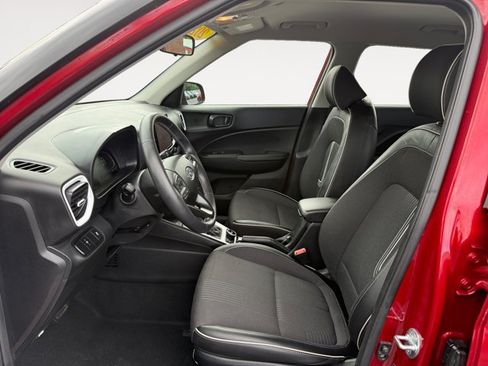 Used 2023 Hyundai Venue Limited w/ Cargo Package FWD image 12