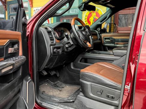 Used 2019 RAM 3500 Limited image 10