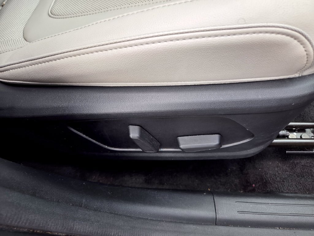 Used 2023 Hyundai Tucson Limited FWD image 16