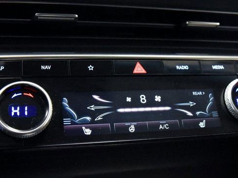 Used 2024 Genesis GV80 2.5T image 19