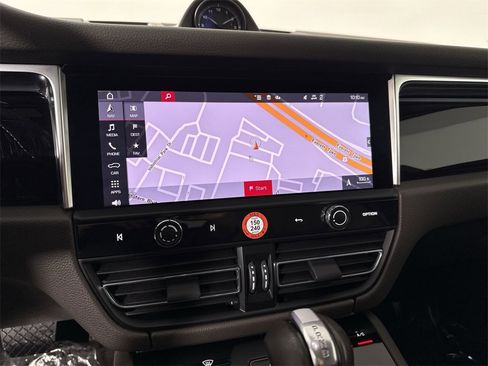 Certified 2023 Porsche Macan image 27