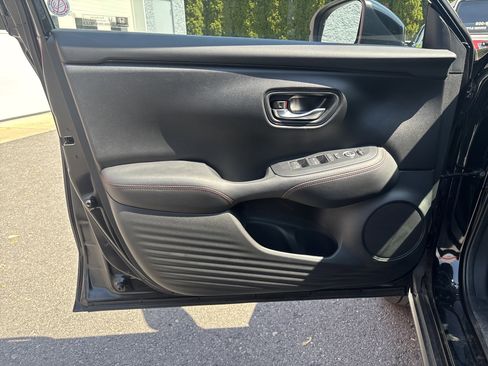 Used 2025 Honda HR-V Sport image 16