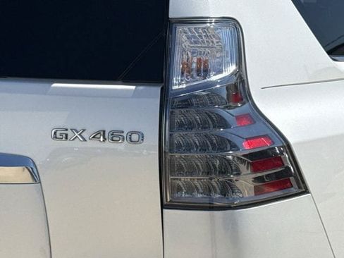 Used 2023 Lexus GX 460 Premium w/ Premium Package AWD/4WD image 6