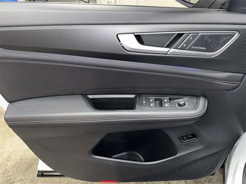 Used 2024 Volkswagen Atlas Cross Sport SEL Premium R-Line image 19