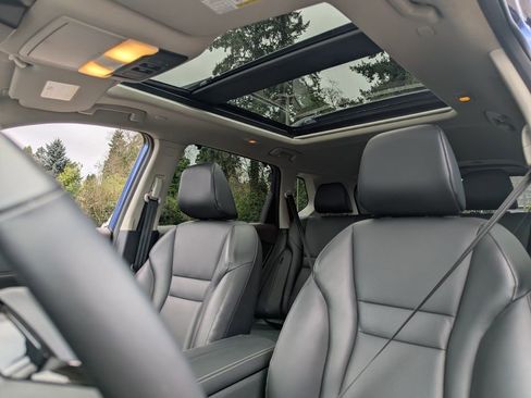 Used 2022 Nissan Rogue SV w/ SV Premium Package image 22