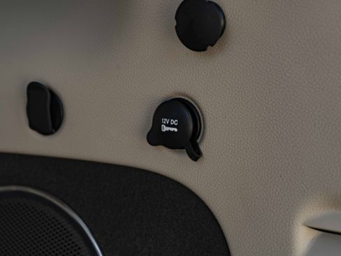 Used 2011 Jeep Grand Cherokee Overland AWD/4WD image 41