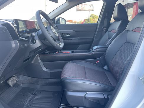 New 2026 Nissan Kicks SR w/ Cold Weather Package image 10