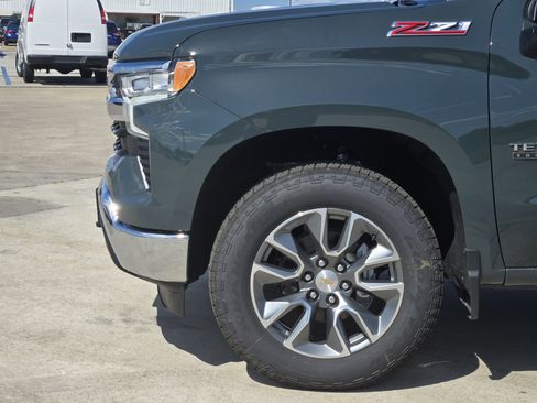 New 2025 Chevrolet Silverado 1500 LT w/ Z71 Off-Road Package image 5