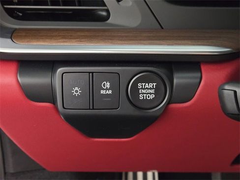 Used 2025 Porsche 911 Carrera image 27