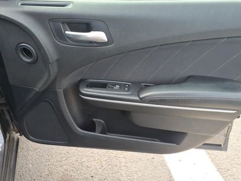 Used 2019 Dodge Charger SXT image 11