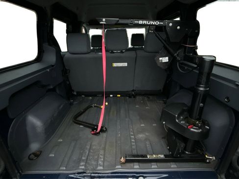 Used 2011 Ford Transit Connect XLT Premium image 32