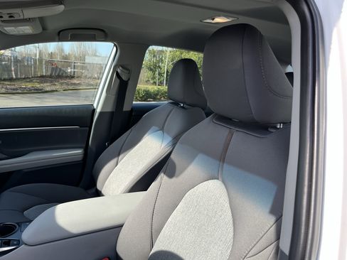 Used 2019 Toyota Camry LE image 17