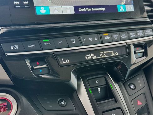 Used 2025 Honda Odyssey EX-L image 13