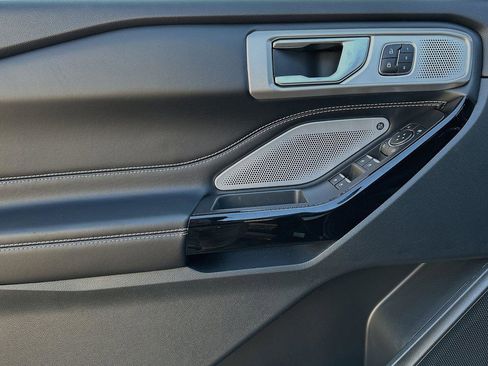 Used 2023 Ford Explorer ST w/ Equipment Group 401A image 8