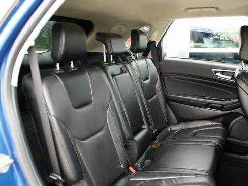 Used 2020 Ford Edge Titanium image 34