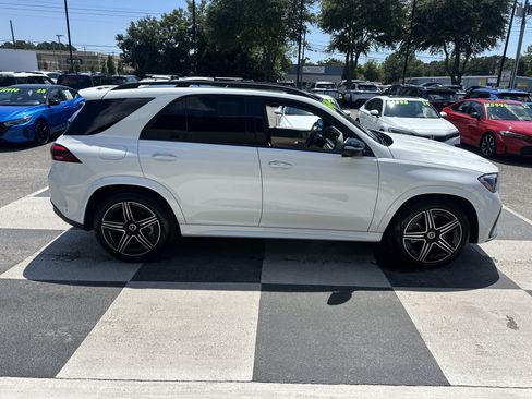 Used 2025 Mercedes-Benz GLE 450 4MATIC image 3