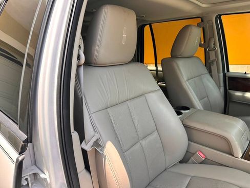Used 2014 Lincoln Navigator 2WD image 65