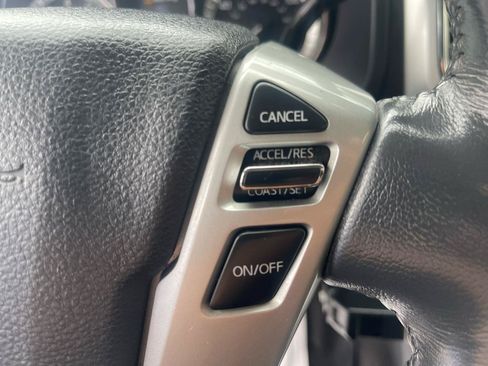 Used 2017 Nissan Titan SL AWD/4WD image 17