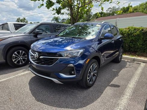 Used 2023 Buick Encore GX Select w/ Safety Package II AWD/4WD image 3