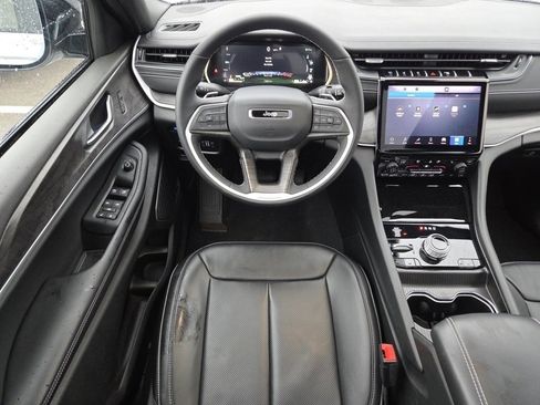 Used 2025 Jeep Grand Cherokee Limited 4xe image 4