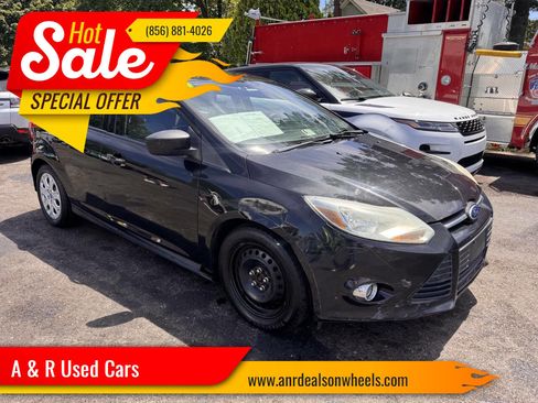 Used 2012 Ford Focus SE image 1
